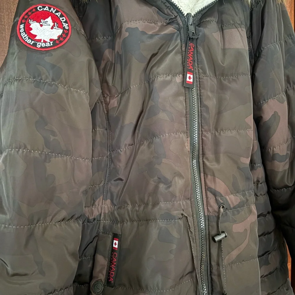 Canada Weather Gear Women's Brown Camouflage Puffer Jacket - Picture 3 of 8